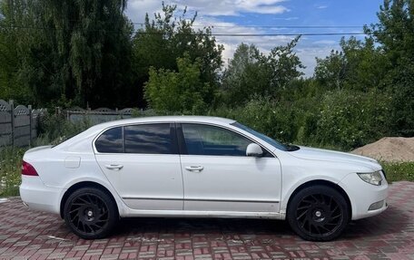 Skoda Superb III рестайлинг, 2012 год, 820 000 рублей, 1 фотография