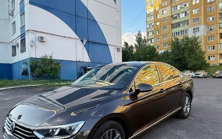 Volkswagen Passat B8 рестайлинг, 2017 год, 2 400 000 рублей, 2 фотография