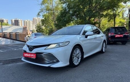 Toyota Camry, 2018 год, 2 200 000 рублей, 1 фотография