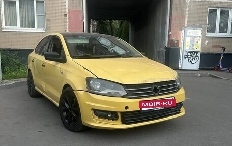 Volkswagen Polo VI (EU Market), 2018 год, 450 000 рублей, 2 фотография