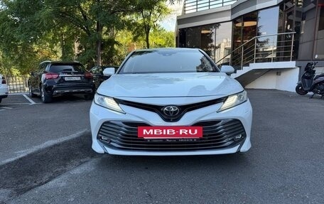 Toyota Camry, 2018 год, 2 200 000 рублей, 2 фотография