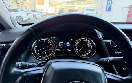 Toyota Camry, 2018 год, 2 200 000 рублей, 11 фотография