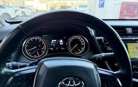 Toyota Camry, 2018 год, 2 200 000 рублей, 10 фотография