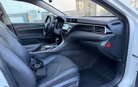 Toyota Camry, 2018 год, 2 200 000 рублей, 17 фотография