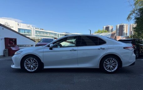 Toyota Camry, 2018 год, 2 200 000 рублей, 8 фотография