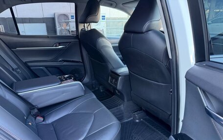 Toyota Camry, 2018 год, 2 200 000 рублей, 16 фотография