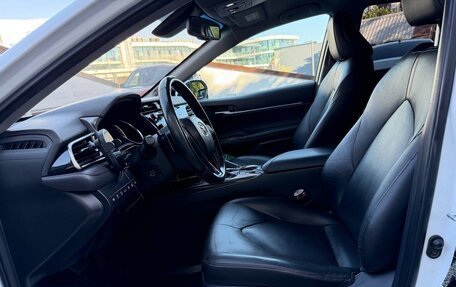 Toyota Camry, 2018 год, 2 200 000 рублей, 13 фотография