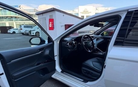 Toyota Camry, 2018 год, 2 200 000 рублей, 9 фотография
