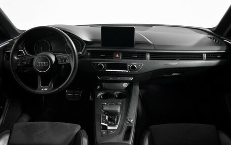 Audi A4, 2017 год, 2 800 000 рублей, 15 фотография