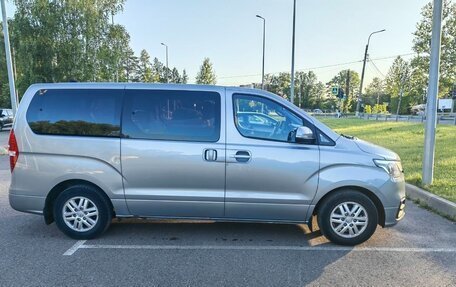 Hyundai H-1 II рестайлинг, 2019 год, 2 850 000 рублей, 3 фотография