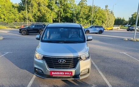 Hyundai H-1 II рестайлинг, 2019 год, 2 850 000 рублей, 2 фотография