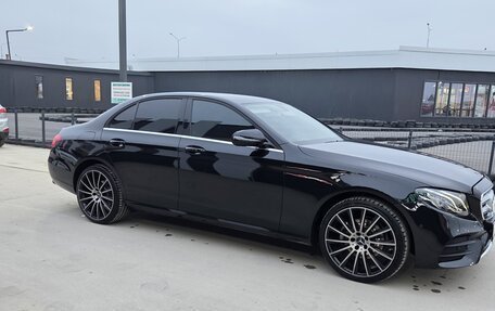 Mercedes-Benz E-Класс, 2019 год, 2 550 000 рублей, 2 фотография