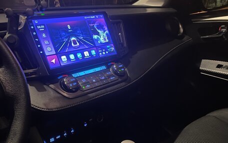 Toyota RAV4, 2014 год, 1 900 000 рублей, 9 фотография