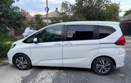 Honda Freed II, 2020 год, 1 900 000 рублей, 5 фотография