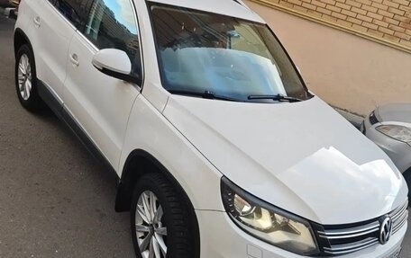 Volkswagen Tiguan I, 2011 год, 1 350 000 рублей, 2 фотография
