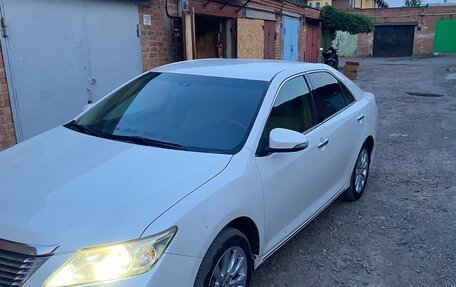 Toyota Camry, 2012 год, 1 700 000 рублей, 2 фотография