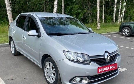 Renault Logan II, 2015 год, 430 000 рублей, 1 фотография