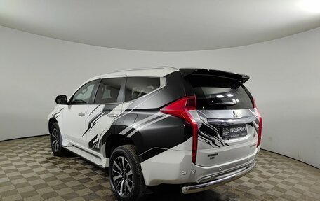 Mitsubishi Pajero Sport III рестайлинг, 2016 год, 3 000 000 рублей, 8 фотография