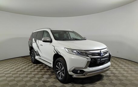 Mitsubishi Pajero Sport III рестайлинг, 2016 год, 3 000 000 рублей, 3 фотография