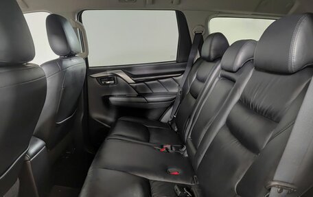 Mitsubishi Pajero Sport III рестайлинг, 2016 год, 3 000 000 рублей, 15 фотография