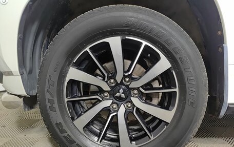 Mitsubishi Pajero Sport III рестайлинг, 2016 год, 3 000 000 рублей, 22 фотография