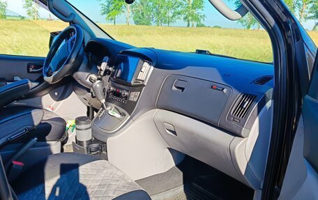 Hyundai H-1 II рестайлинг, 2018 год, 2 100 000 рублей, 5 фотография