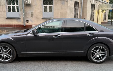 Mercedes-Benz S-Класс, 2010 год, 1 900 000 рублей, 2 фотография