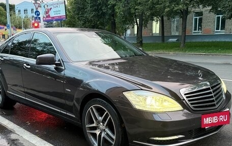 Mercedes-Benz S-Класс, 2010 год, 1 900 000 рублей, 4 фотография