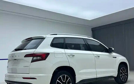 Skoda Karoq I, 2022 год, 1 700 666 рублей, 6 фотография