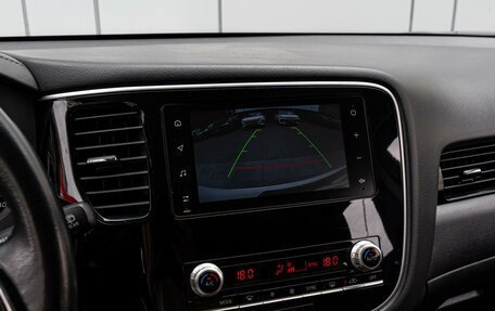 Mitsubishi Outlander III рестайлинг 3, 2021 год, 2 350 000 рублей, 12 фотография