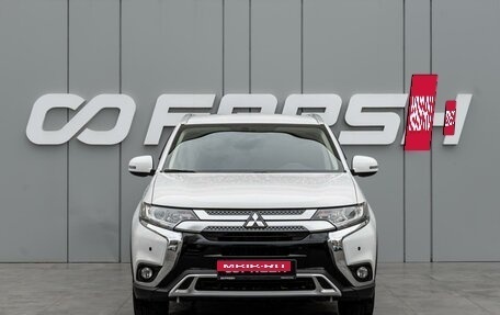 Mitsubishi Outlander III рестайлинг 3, 2021 год, 2 350 000 рублей, 3 фотография