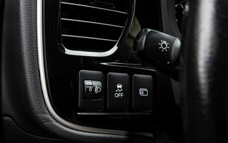 Mitsubishi Outlander III рестайлинг 3, 2021 год, 2 350 000 рублей, 19 фотография