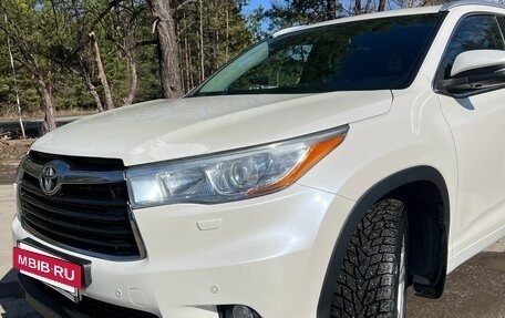 Toyota Highlander III, 2014 год, 3 199 000 рублей, 2 фотография