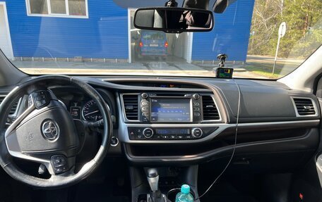 Toyota Highlander III, 2014 год, 3 199 000 рублей, 13 фотография