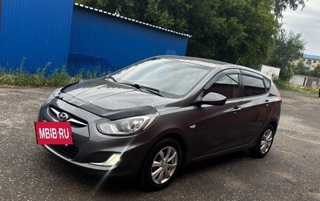 Hyundai Solaris II рестайлинг, 2011 год, 650 000 рублей, 2 фотография