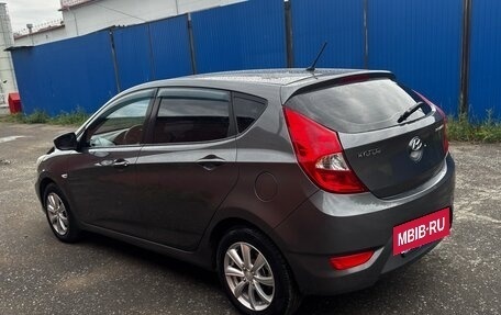 Hyundai Solaris II рестайлинг, 2011 год, 650 000 рублей, 6 фотография