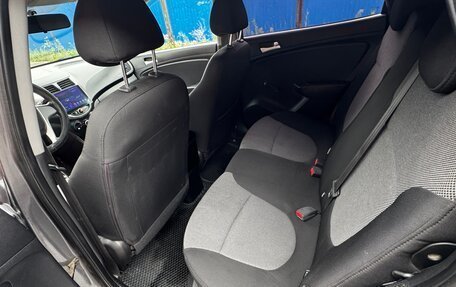 Hyundai Solaris II рестайлинг, 2011 год, 650 000 рублей, 26 фотография