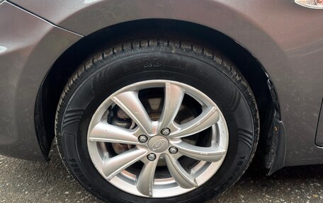 Hyundai Solaris II рестайлинг, 2011 год, 650 000 рублей, 34 фотография