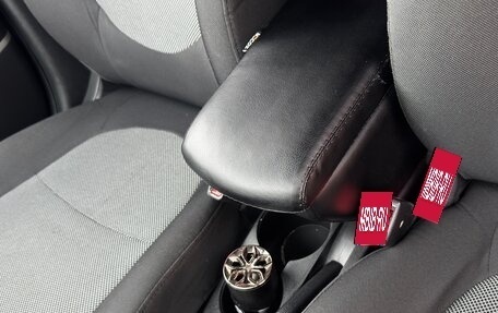 Hyundai Solaris II рестайлинг, 2011 год, 650 000 рублей, 23 фотография