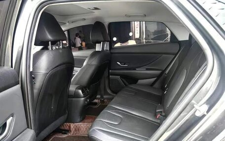 Hyundai Elantra, 2023 год, 1 380 000 рублей, 10 фотография