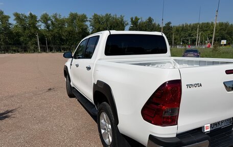 Toyota Hilux VIII, 2019 год, 3 800 000 рублей, 5 фотография