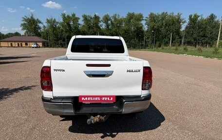 Toyota Hilux VIII, 2019 год, 3 800 000 рублей, 6 фотография