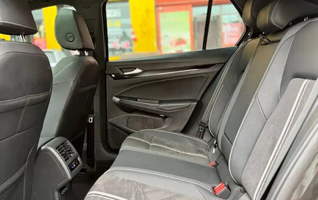 Volkswagen Golf VIII, 2023 год, 1 700 000 рублей, 11 фотография