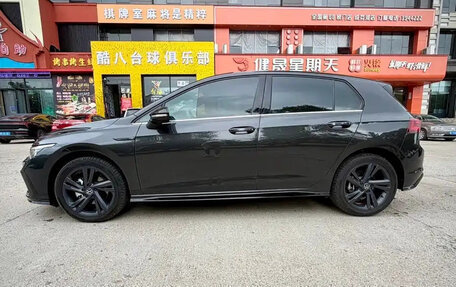 Volkswagen Golf VIII, 2023 год, 1 700 000 рублей, 8 фотография