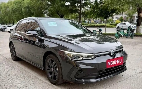 Volkswagen Golf VIII, 2023 год, 1 700 000 рублей, 3 фотография