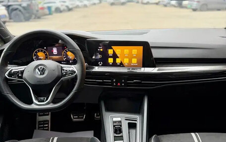 Volkswagen Golf VIII, 2023 год, 1 700 000 рублей, 18 фотография