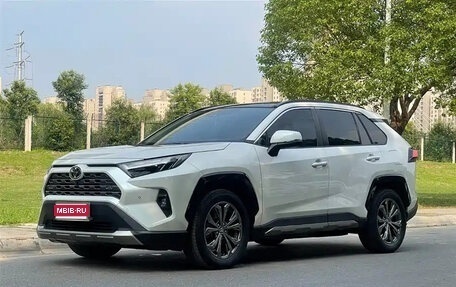 Toyota RAV4, 2024 год, 3 115 000 рублей, 1 фотография