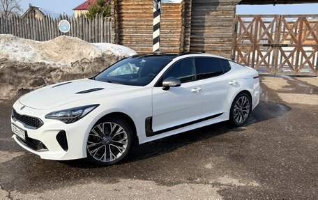 KIA Stinger I, 2018 год, 2 300 000 рублей, 2 фотография