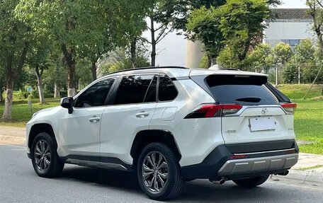 Toyota RAV4, 2024 год, 3 115 000 рублей, 6 фотография