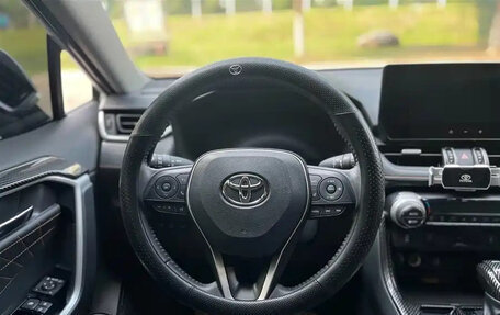Toyota RAV4, 2024 год, 3 115 000 рублей, 12 фотография